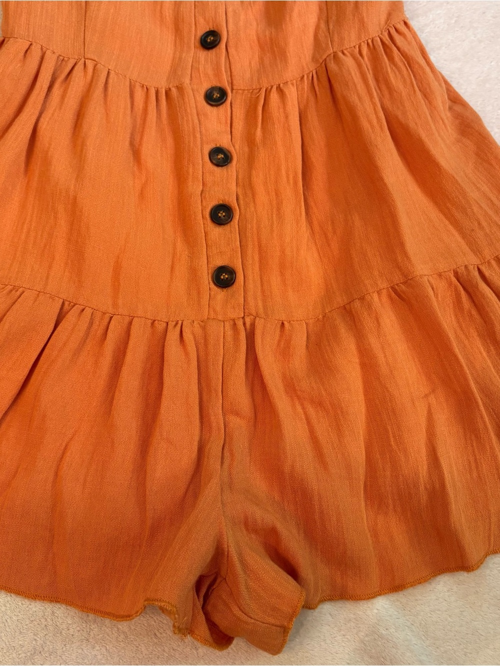 Urban Outfitters Pia Tiered Crinkle Orange Button-Front Romper Sz XS - Picture 6 of 9